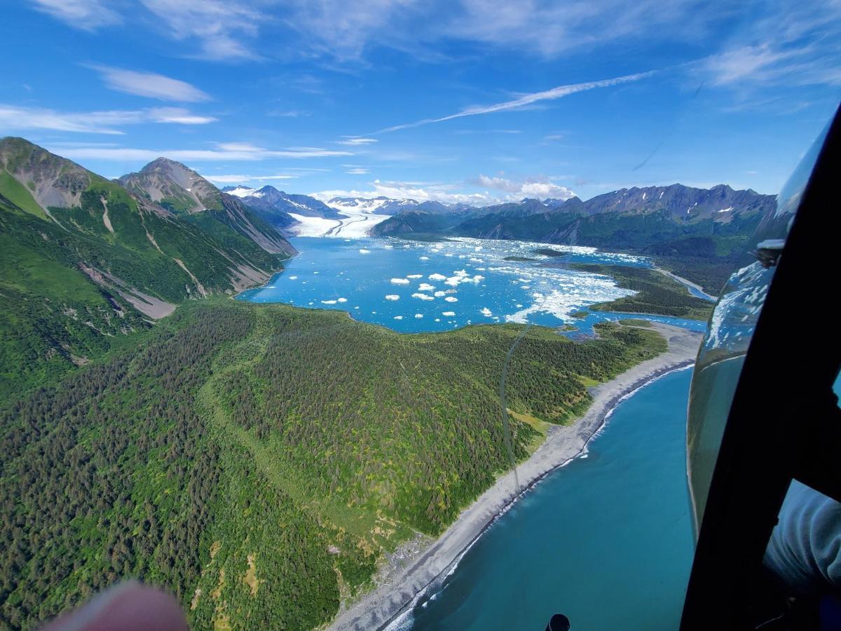 Resurrection Lodge On The Bay Seward Buitenkant foto